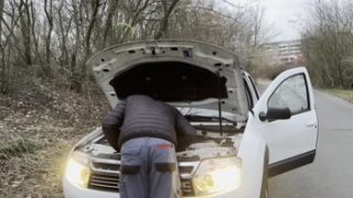 Lea-Rose: Spontaner Dankes Sex fürs reparieren meines Autos!